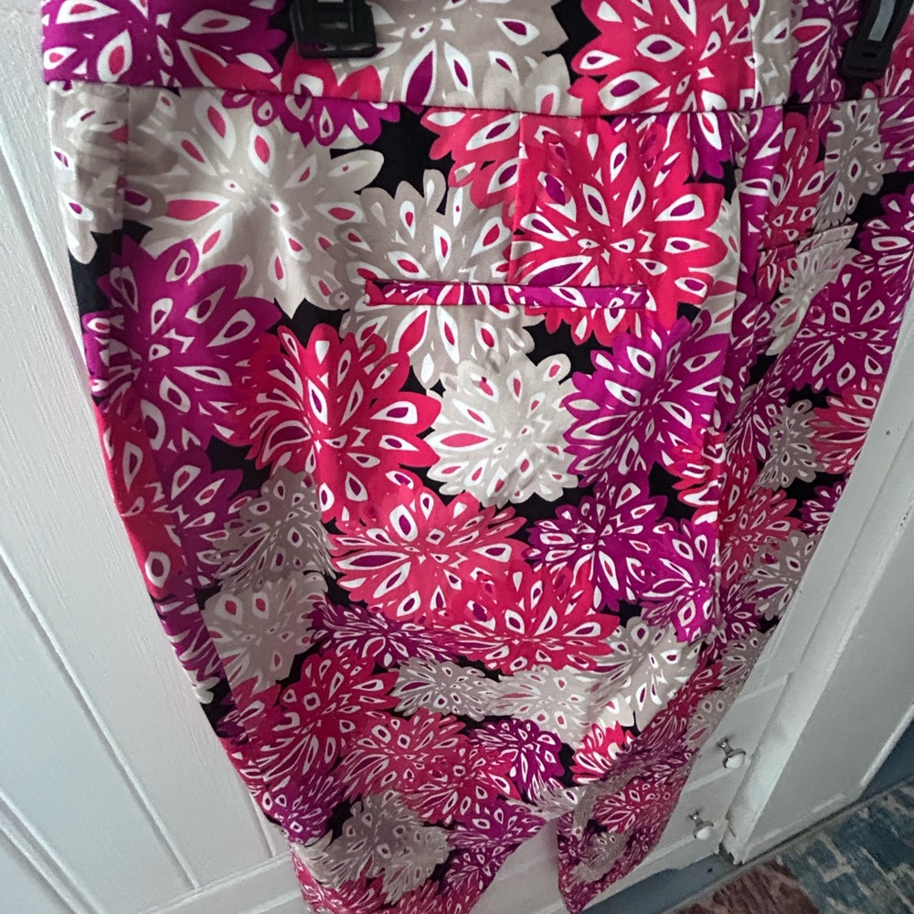 NWT PAPPAGALO Colorful Floral Pants W/Tailored Waist and Tapped Legs, Flattering - Picture 7 of 11